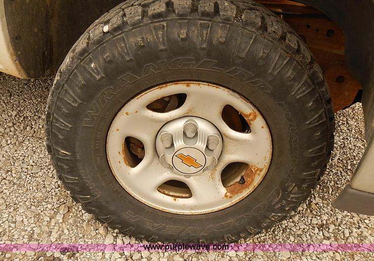 image for item I5491 1999 Chevrolet Silverado 1500 pickup truck