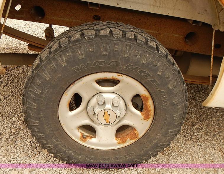 image for item I5491 1999 Chevrolet Silverado 1500 pickup truck