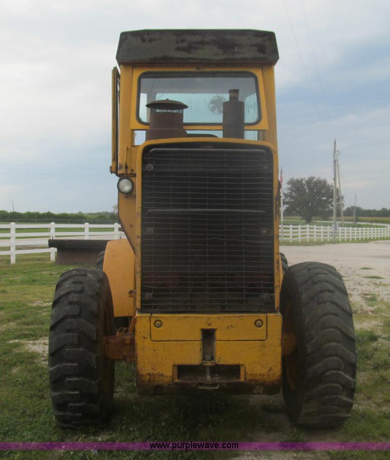 image for item I8974 1978 John Deere 444 wheel loader