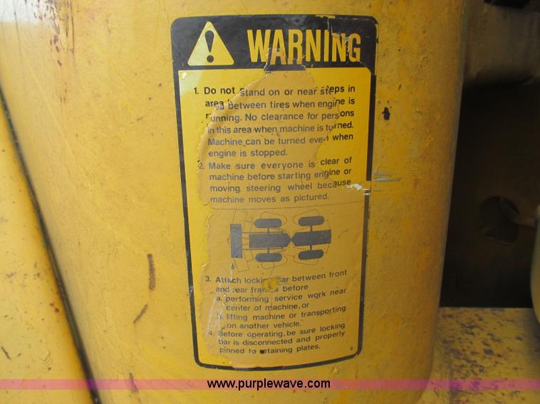 image for item I8974 1978 John Deere 444 wheel loader