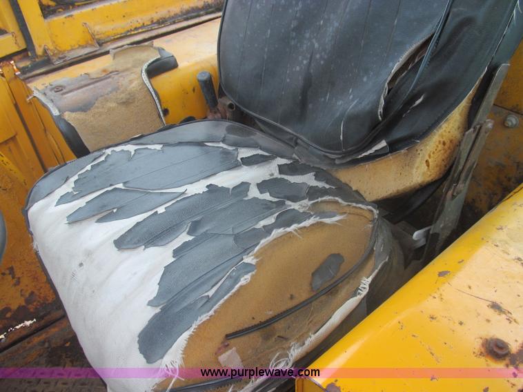 image for item I8974 1978 John Deere 444 wheel loader