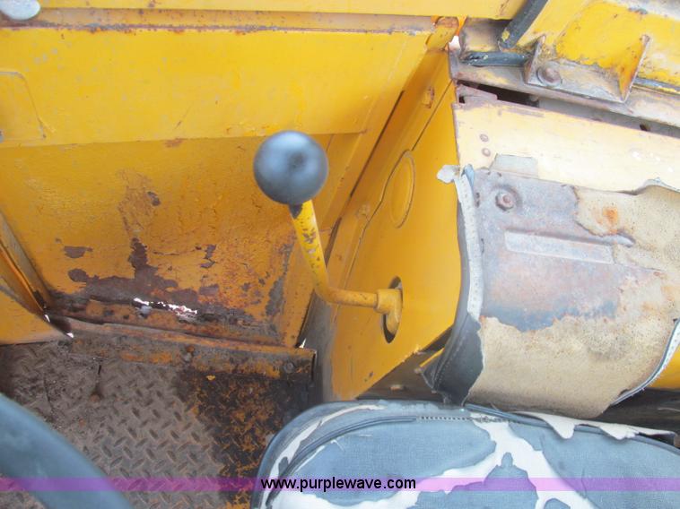image for item I8974 1978 John Deere 444 wheel loader