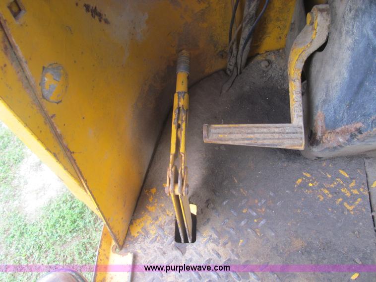 image for item I8974 1978 John Deere 444 wheel loader