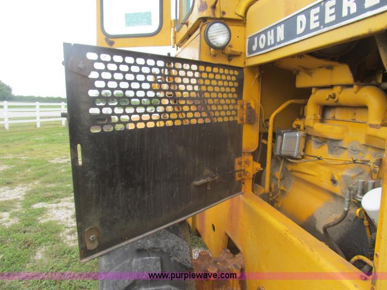 image for item I8974 1978 John Deere 444 wheel loader