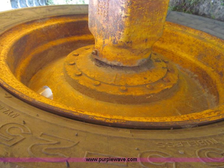 image for item I8974 1978 John Deere 444 wheel loader