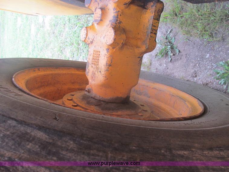 image for item I8974 1978 John Deere 444 wheel loader