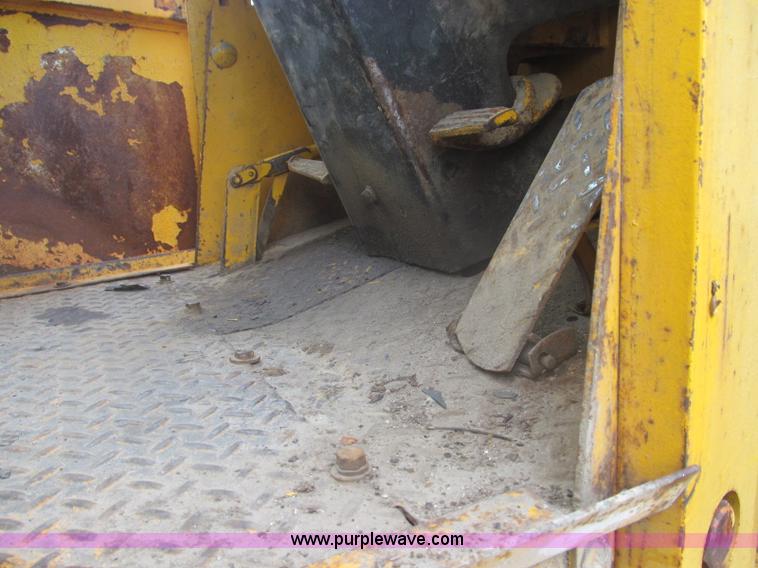 image for item I8974 1978 John Deere 444 wheel loader