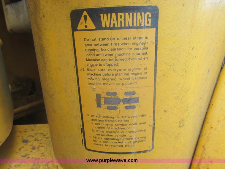 image for item I8974 1978 John Deere 444 wheel loader