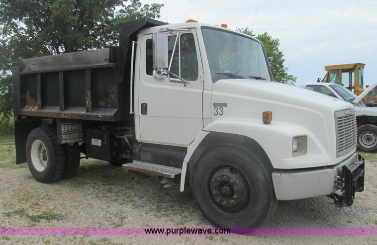 image for item I8975 1998 Freightliner FL70 dump truck
