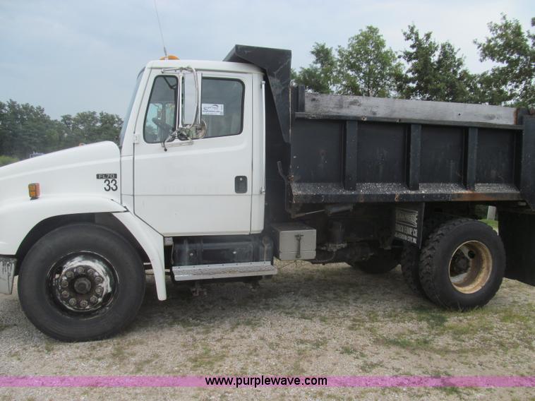 image for item I8975 1998 Freightliner FL70 dump truck
