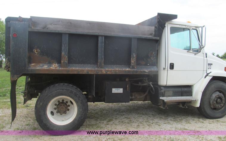 image for item I8975 1998 Freightliner FL70 dump truck