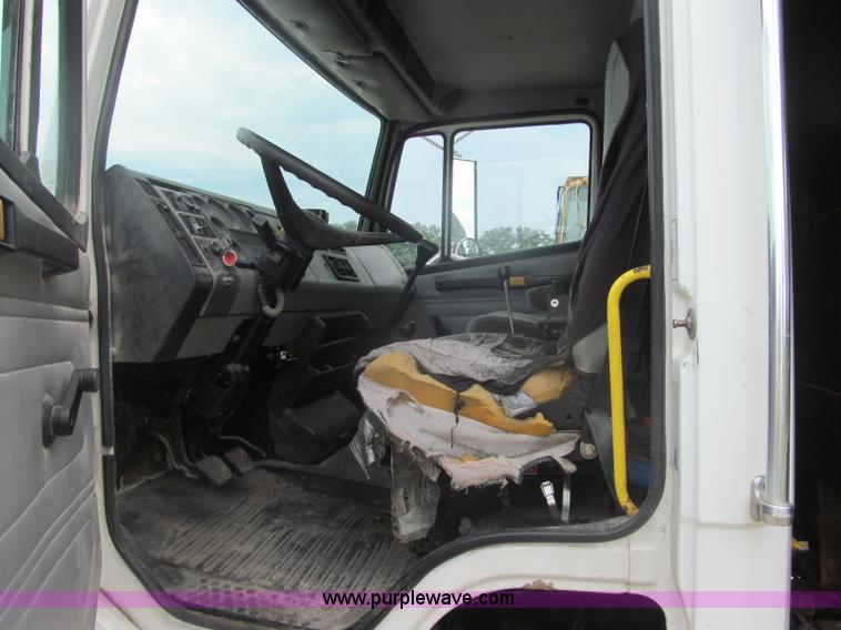 image for item I8975 1998 Freightliner FL70 dump truck