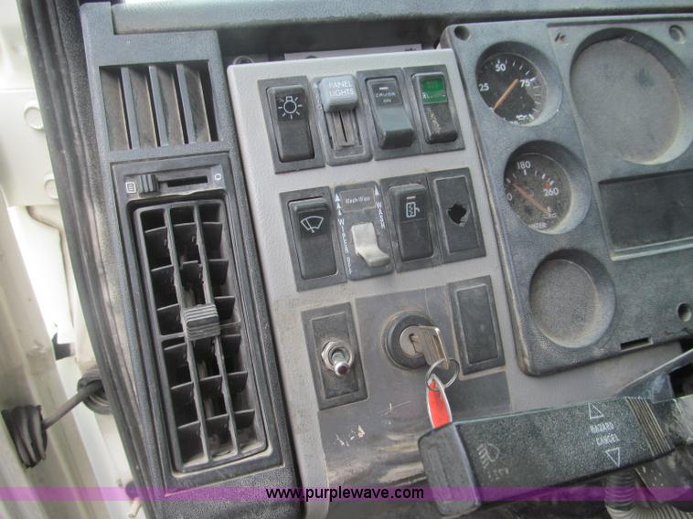 image for item I8975 1998 Freightliner FL70 dump truck