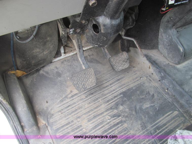 image for item I8975 1998 Freightliner FL70 dump truck