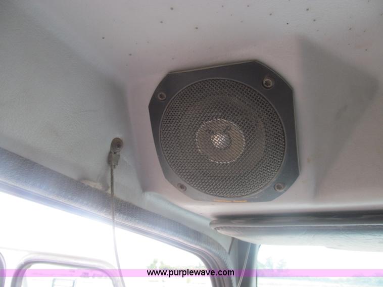 image for item I8975 1998 Freightliner FL70 dump truck