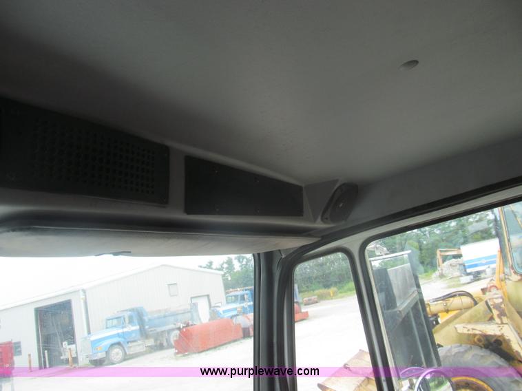 image for item I8975 1998 Freightliner FL70 dump truck