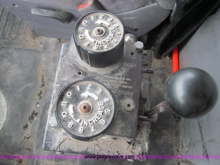 image for item I8975 1998 Freightliner FL70 dump truck