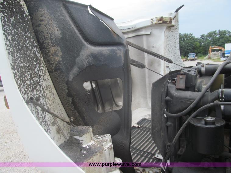 image for item I8975 1998 Freightliner FL70 dump truck