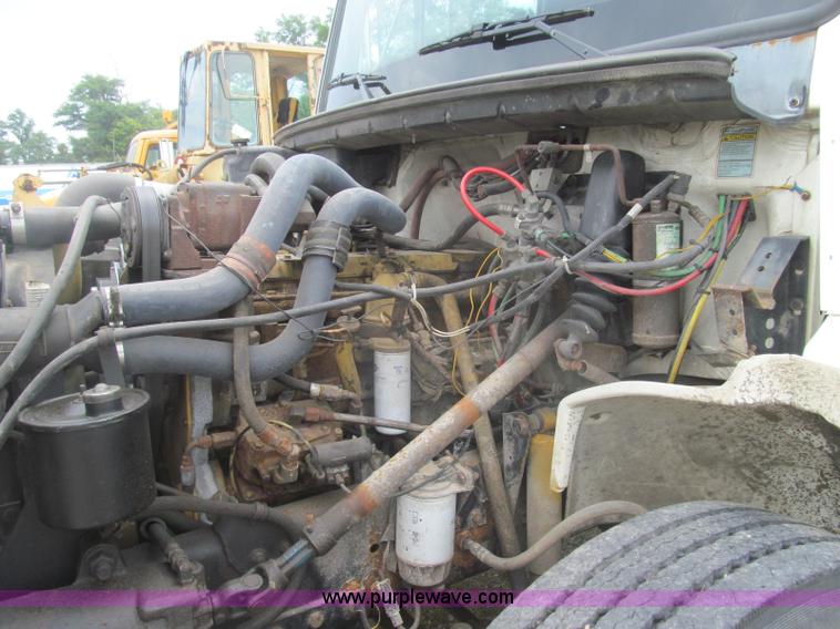 image for item I8975 1998 Freightliner FL70 dump truck
