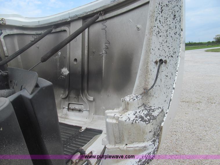 image for item I8975 1998 Freightliner FL70 dump truck