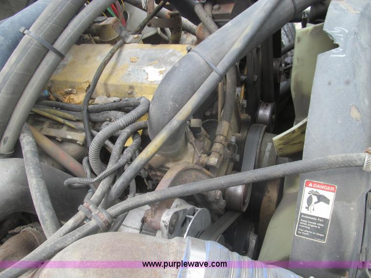 image for item I8975 1998 Freightliner FL70 dump truck