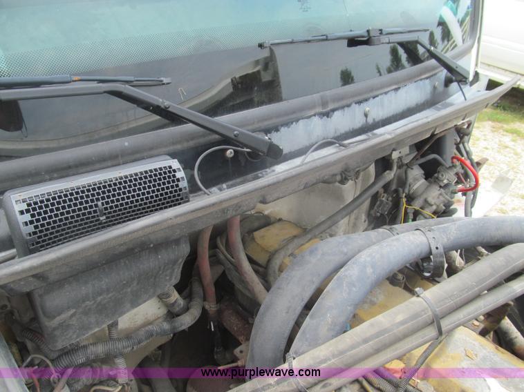 image for item I8975 1998 Freightliner FL70 dump truck