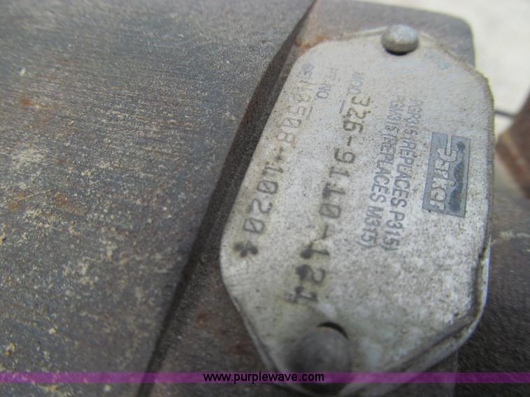 image for item I8975 1998 Freightliner FL70 dump truck