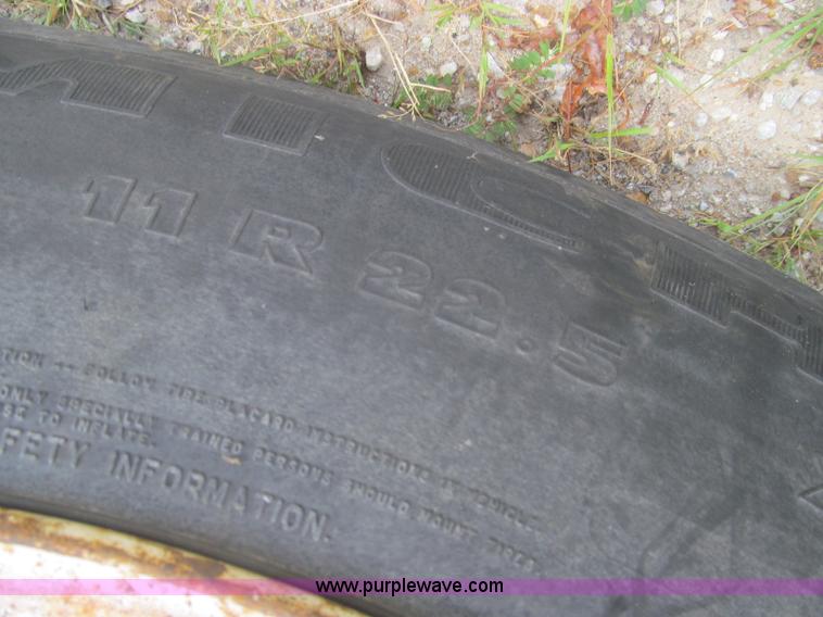 image for item I8975 1998 Freightliner FL70 dump truck