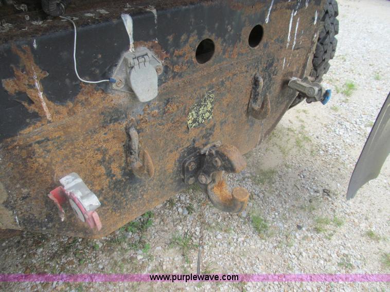 image for item I8975 1998 Freightliner FL70 dump truck