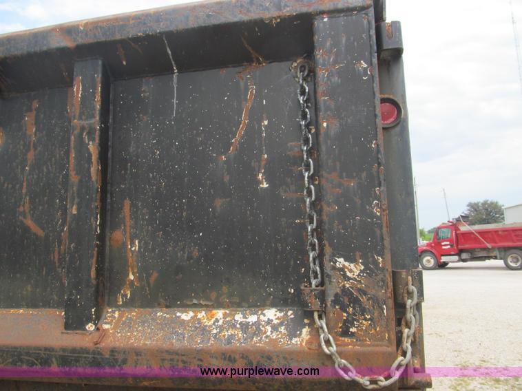 image for item I8975 1998 Freightliner FL70 dump truck