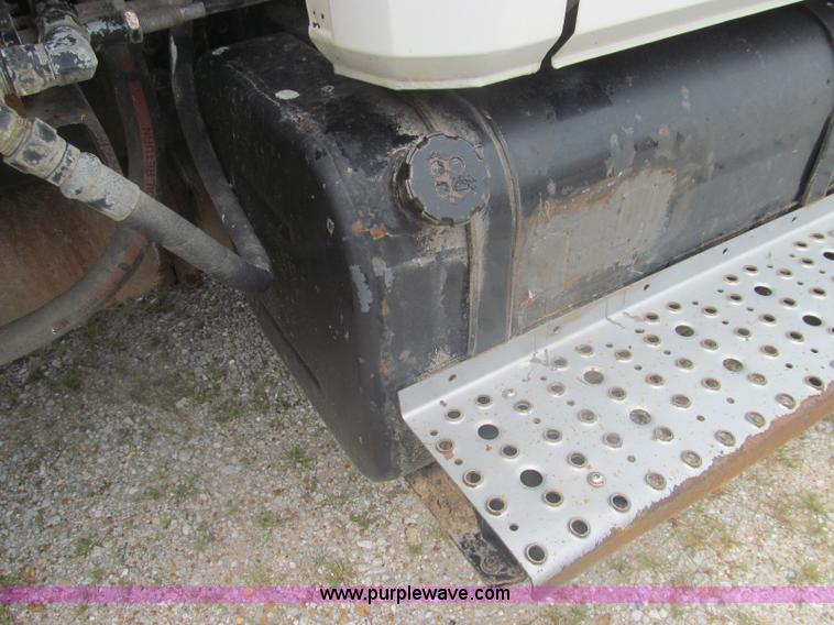 image for item I8975 1998 Freightliner FL70 dump truck