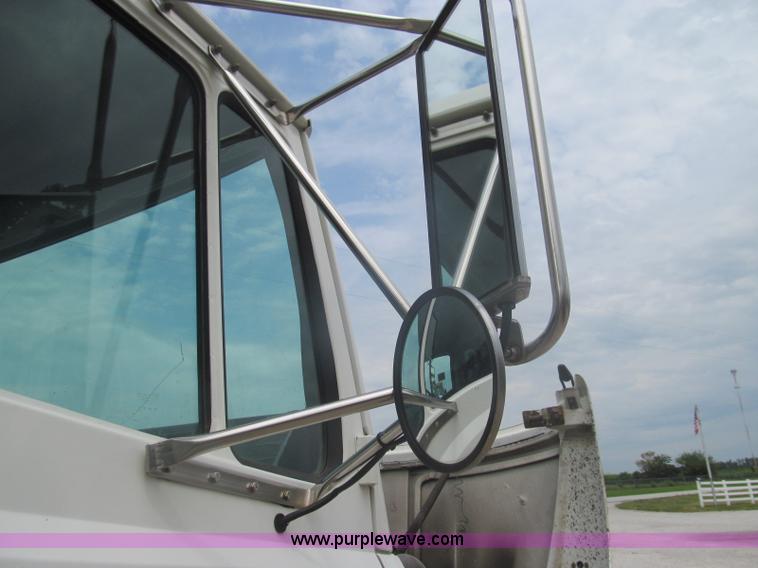 image for item I8975 1998 Freightliner FL70 dump truck