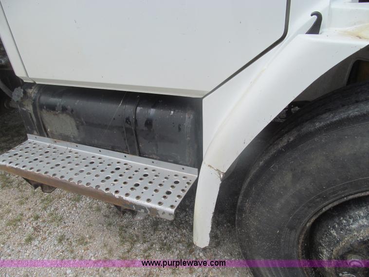 image for item I8975 1998 Freightliner FL70 dump truck