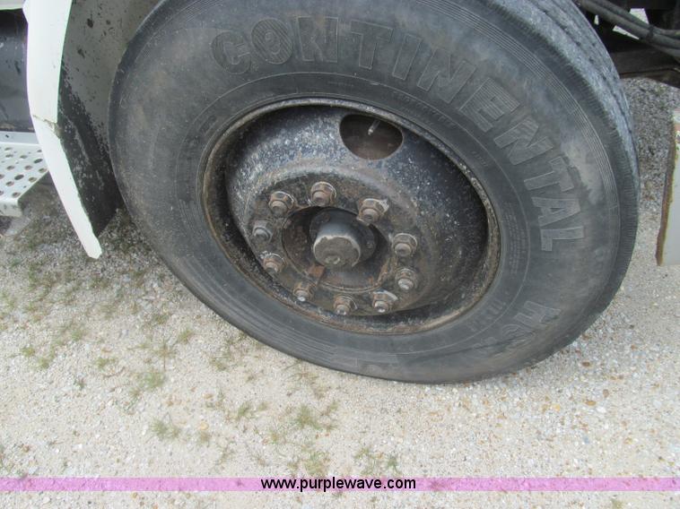 image for item I8975 1998 Freightliner FL70 dump truck