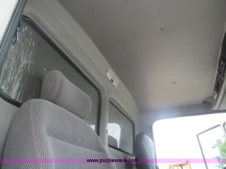 image for item I8975 1998 Freightliner FL70 dump truck