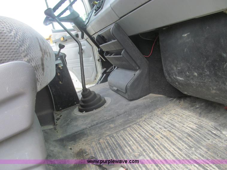 image for item I8975 1998 Freightliner FL70 dump truck