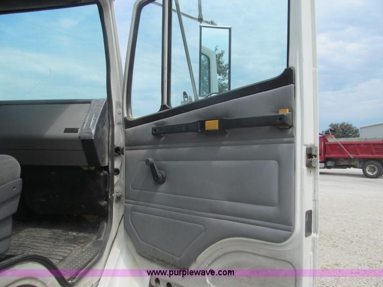 image for item I8975 1998 Freightliner FL70 dump truck