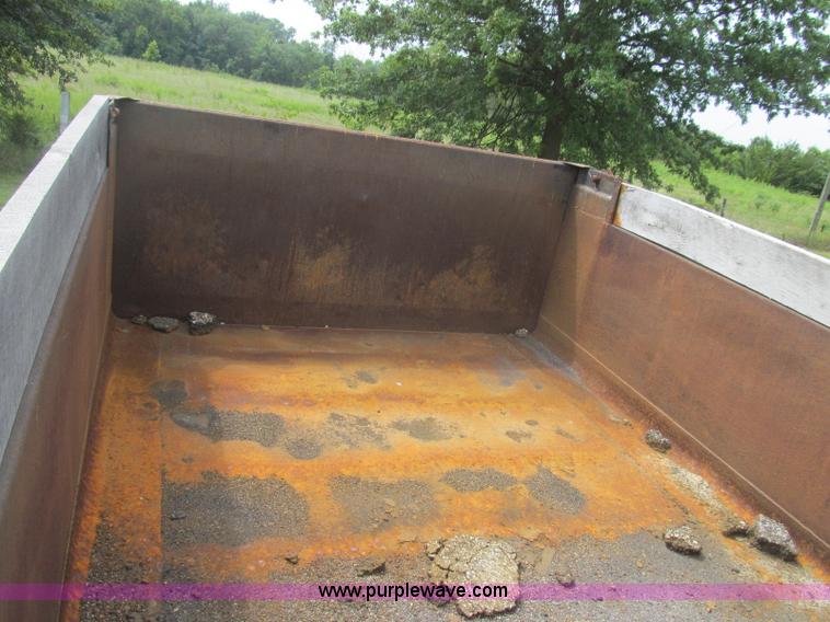 image for item I8975 1998 Freightliner FL70 dump truck