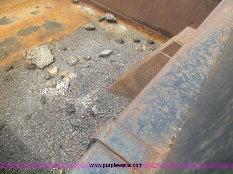 image for item I8975 1998 Freightliner FL70 dump truck