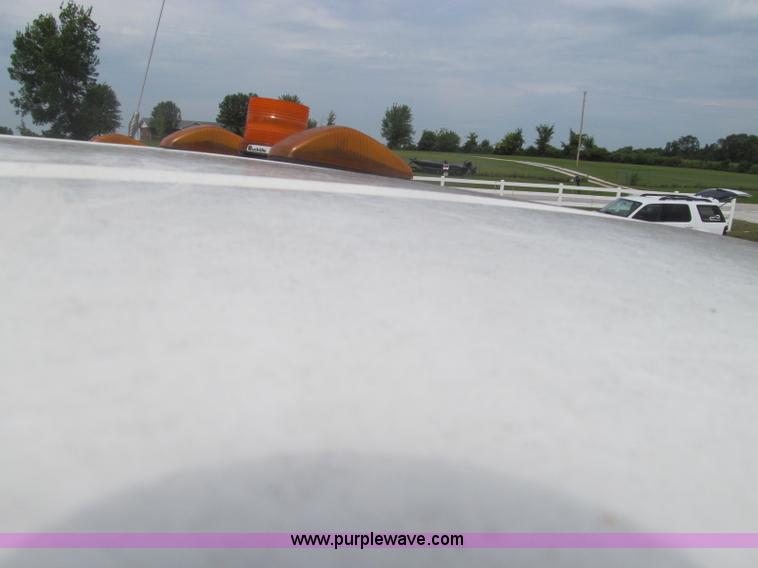 image for item I8975 1998 Freightliner FL70 dump truck