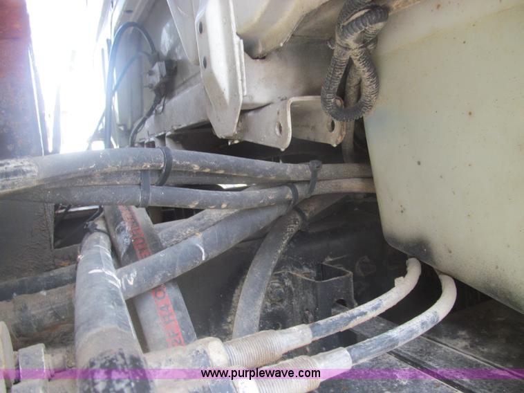 image for item I8975 1998 Freightliner FL70 dump truck