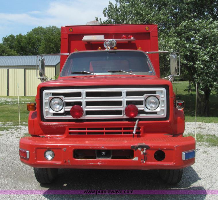 image for item I8987 1973 GMC C65 utility truck