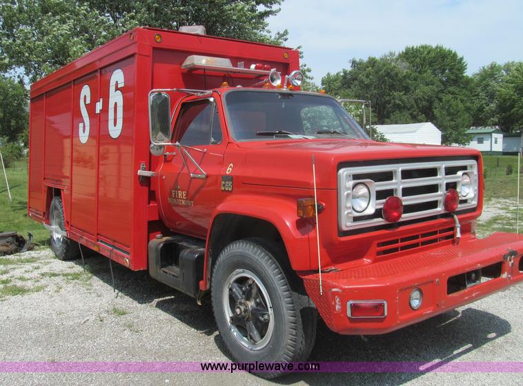 image for item I8987 1973 GMC C65 utility truck