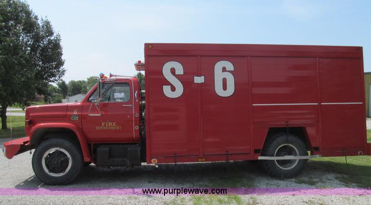 image for item I8987 1973 GMC C65 utility truck