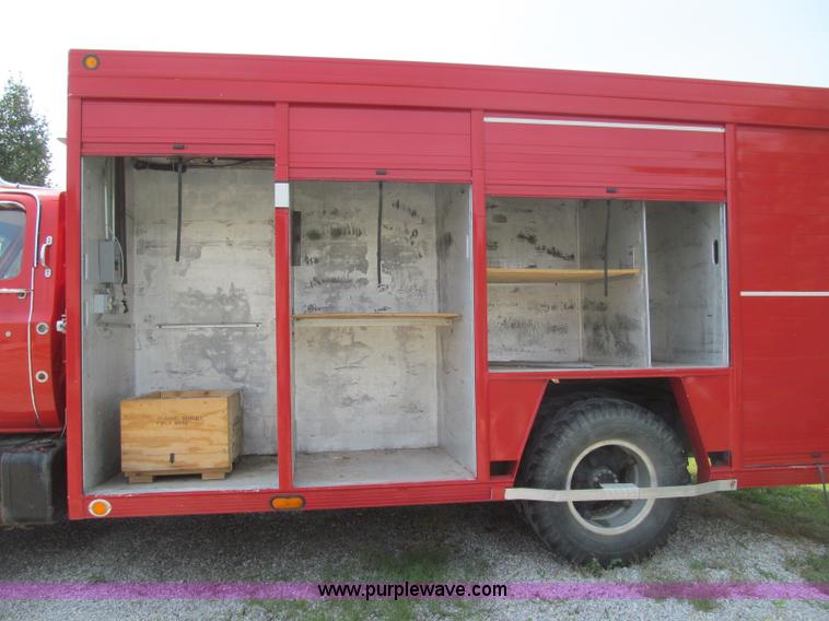 image for item I8987 1973 GMC C65 utility truck