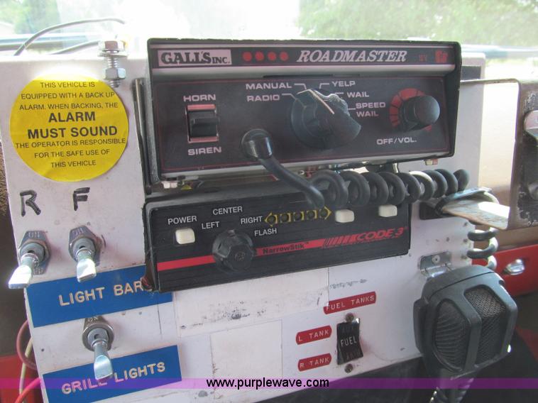 image for item I8987 1973 GMC C65 utility truck