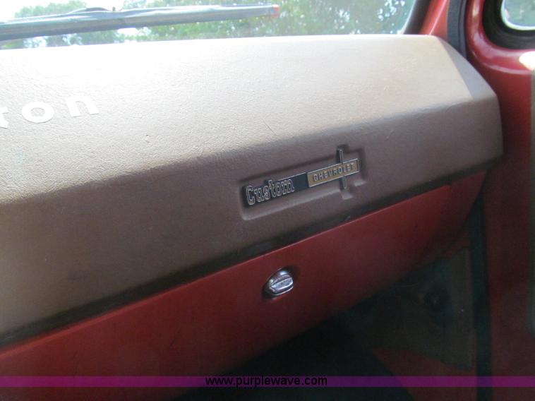 image for item I8987 1973 GMC C65 utility truck