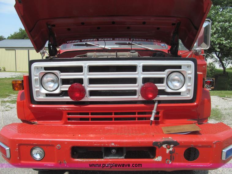 image for item I8987 1973 GMC C65 utility truck