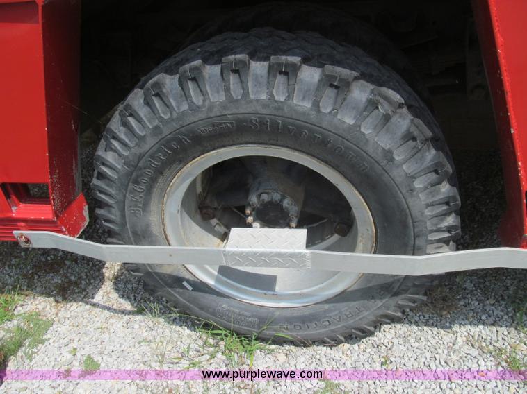 image for item I8987 1973 GMC C65 utility truck