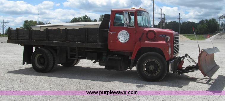 image for item I8996 1987 Ford LN8000 dump truck